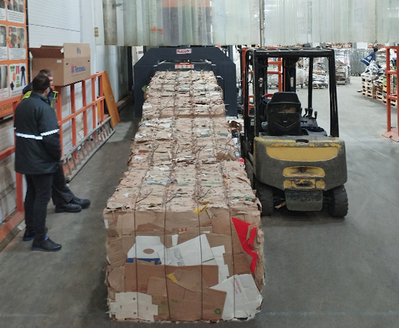 Soluție de înaltă eficiență pentru presa de balotat de carton pentru lanțurile de supermarketuri la scară largă din Rusia