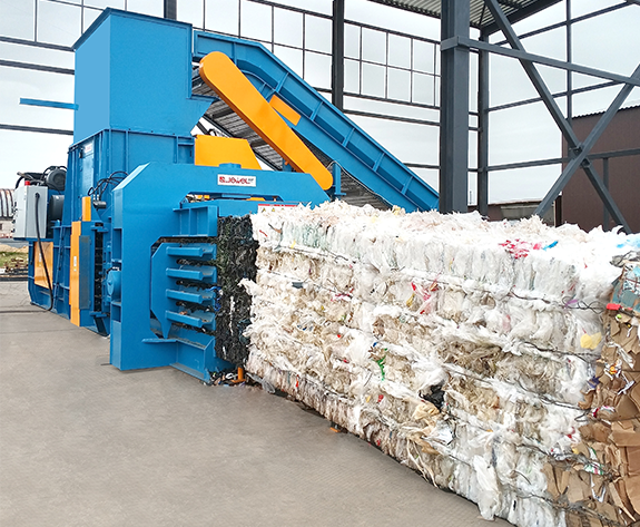 Soluție de balotat multifuncțional pentru Centrul de Reciclare din Belarus