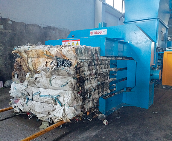 Soluție de balotare de înaltă eficiență pentru reciclarea deșeurilor de plastic și hârtie în Belarus